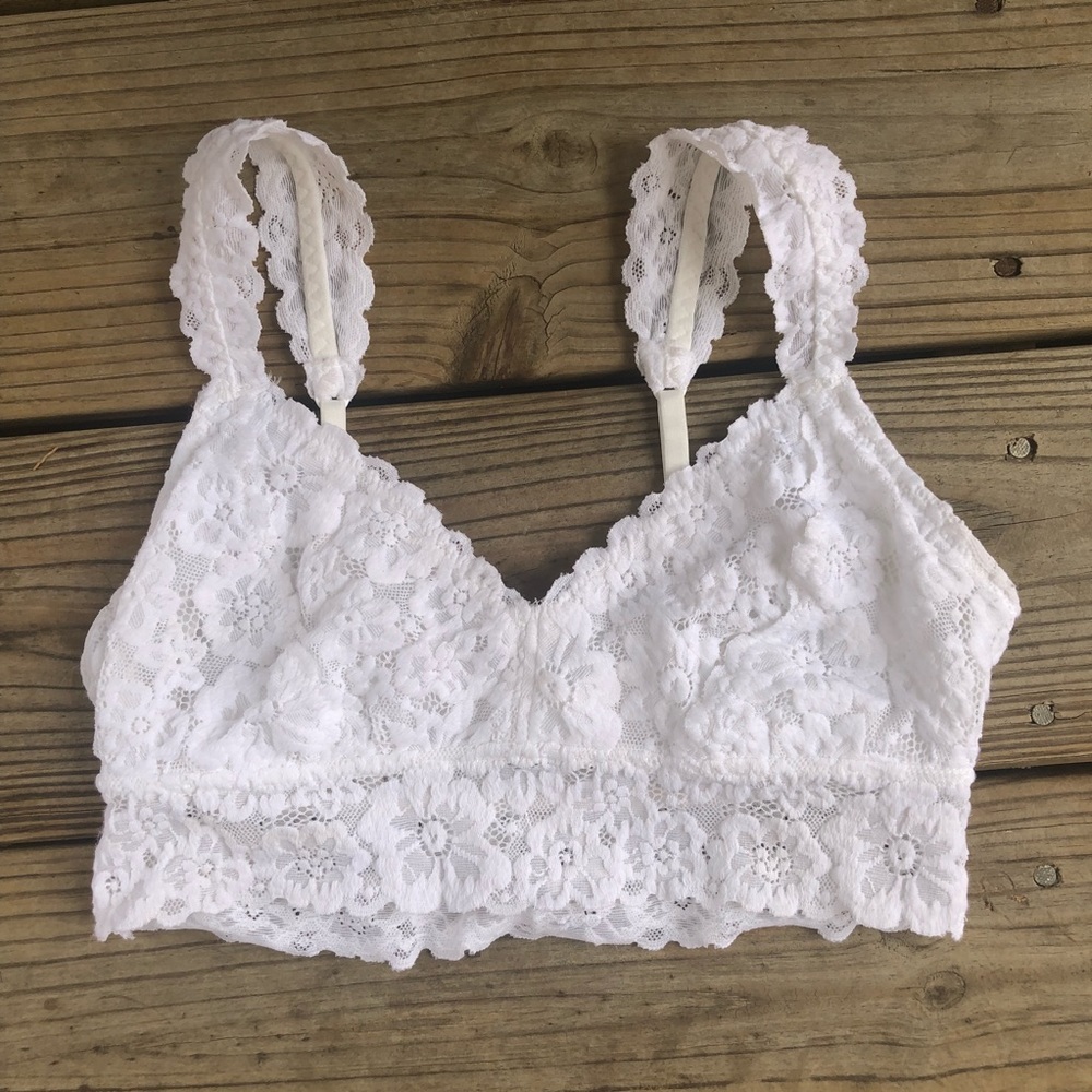 WHITE LACE AERIE BRALETTE